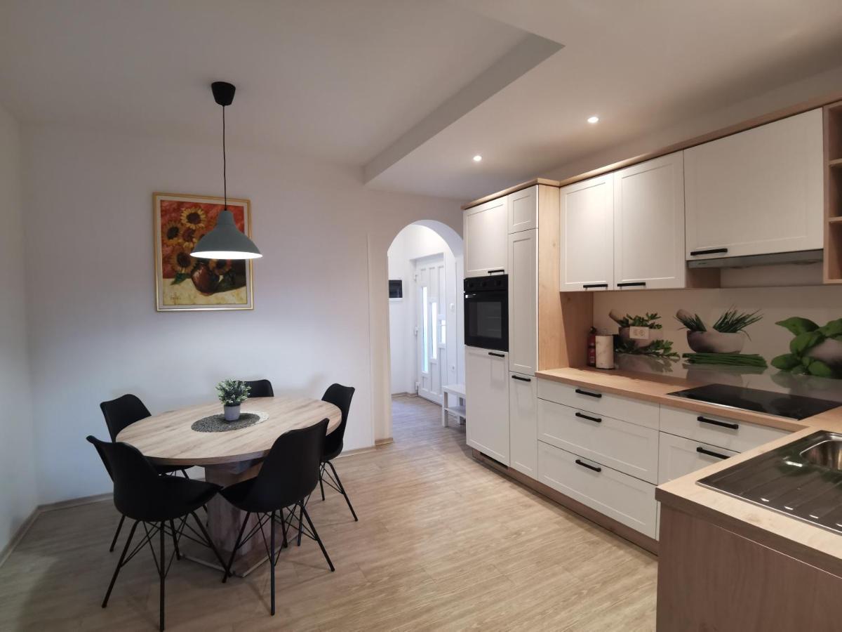Apartmaji Vila Antonia Portorož Exterior foto